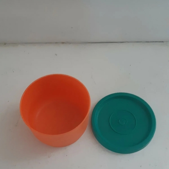 Tupperware lot of 4 used, Pitcher, condiment caddy, snacks tray - Picture 11 of 11